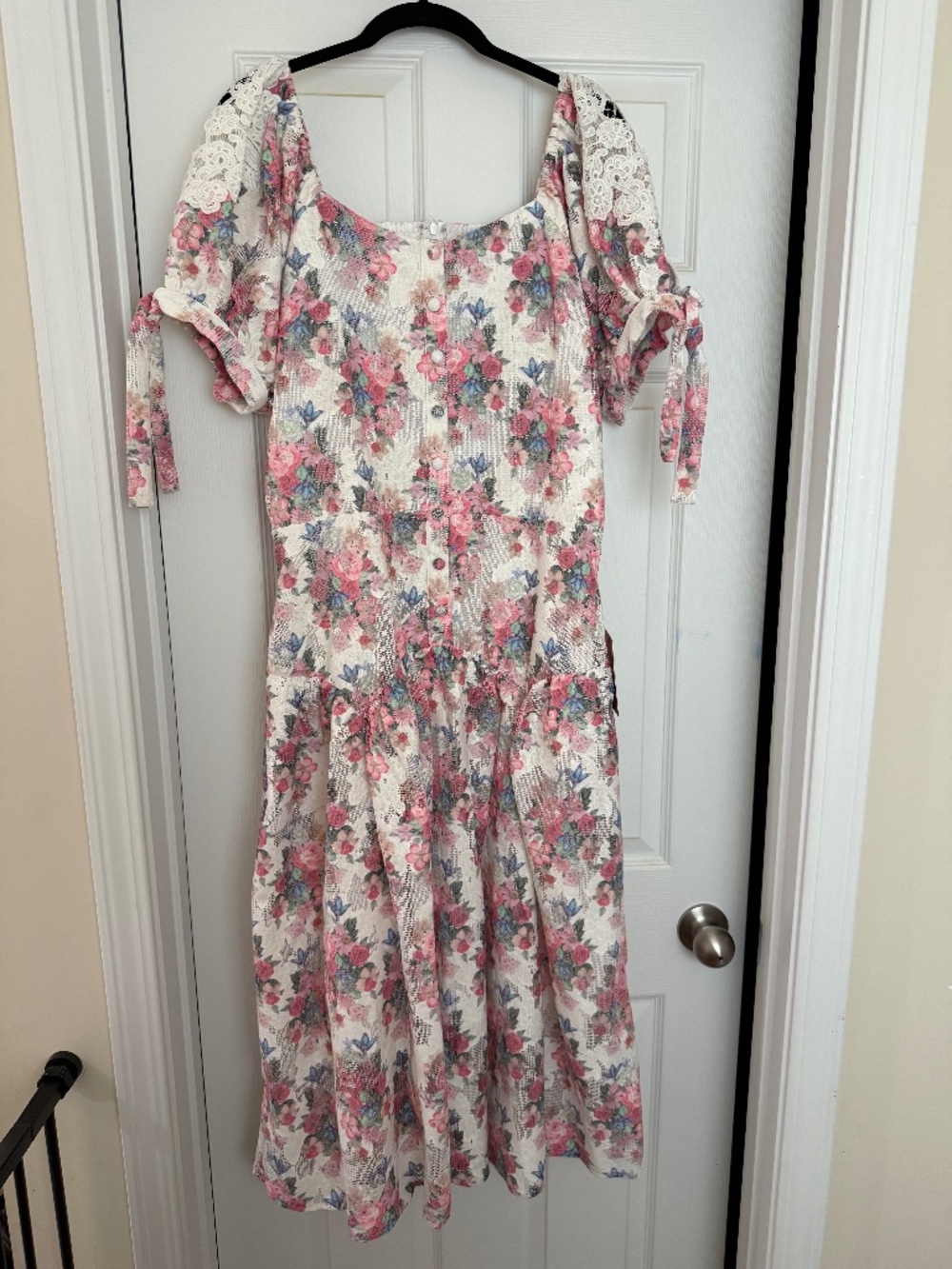 Ivy City Co Lizzy Midi Dress in Pink Floral Size L NWT